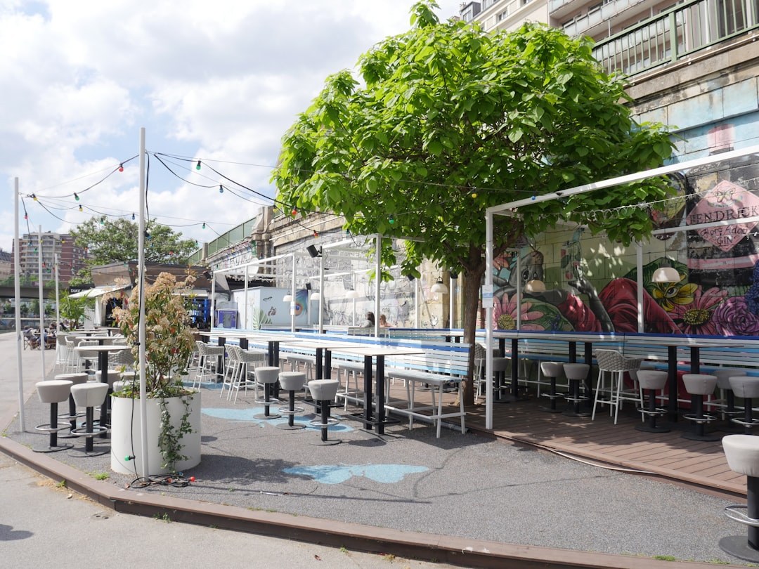 Commercial patio furniture from a China factory: outdoor cafe patio with tables and chairs