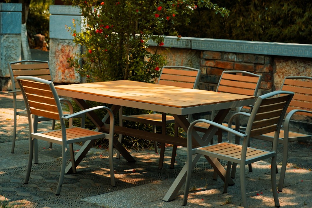 Conjunto de comedor de aluminio para exterior en la terraza de un hotel, fabricado en China