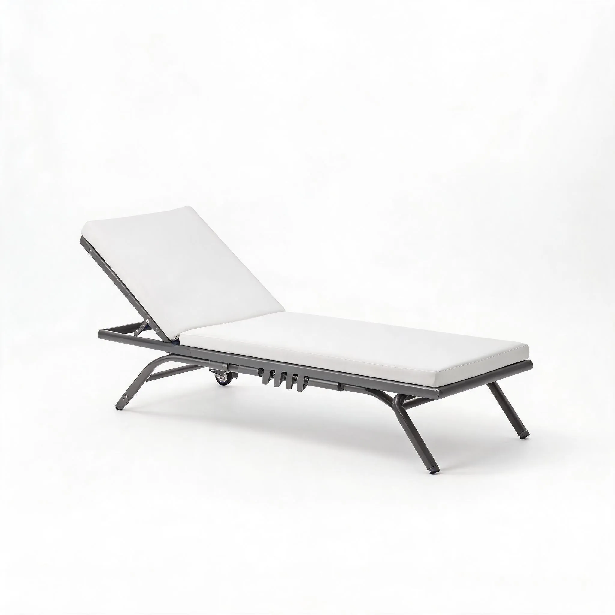 Aluminum poolside sun lounger
